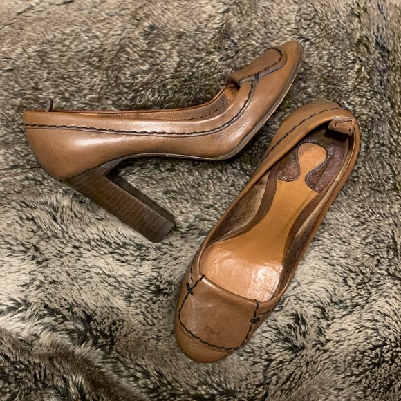 Chloe Pump with 3 1/2” stacked heel - Picture 2 of 4